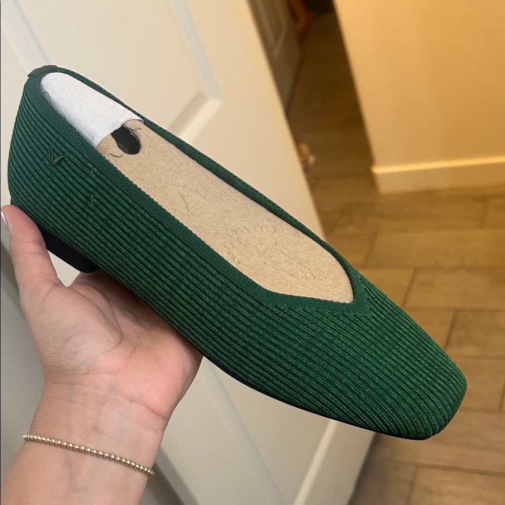 Vivaia Green Women's Flats